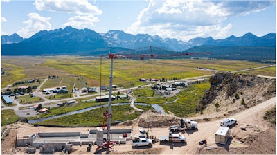 Cu Homebuildingcranes Manitowoc Cranes