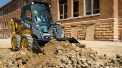 John Deere offers grading-heel buckets that are similar in style and dimensions as standard dirt buckets, but with a squared off heel for backdragging applications. Smooth bottoms with no lifts or edges allow buckets to create a flat surface.