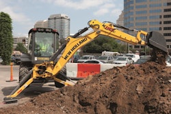 New Holland B110 C Gry 001 M