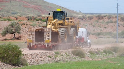 Cu Equipmenttransport Adobe Stock 205890918 5ffeffd2c1188