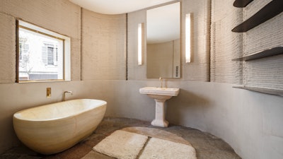 On the one hand, 3D printing of homes is a very cost-effective and sustainable alternative to conventional construction methods - at the same time, they also enable very high-quality interior designs. This extraordinary, luxurious bathroom ambience was created especially for the Salone di Mobile in Milan 2018.