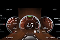 With the Peterbilt Digital Display, drivers decide what they want to see and how it is displayed.