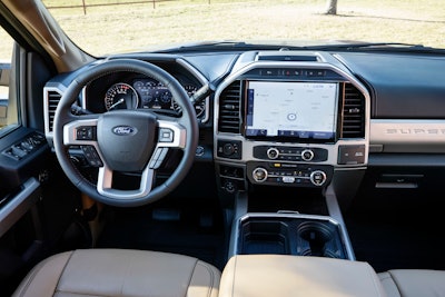 With twice the computing power of the previous-generation system, SYNC 4 can wirelessly connect smartphones without the USB cord for seamless integration of Apple CarPlay or Android Auto compatibility, as well as SYNC AppLink apps.
