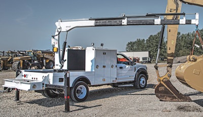 The TMAX 1-11 Welder is set up for any of the TC Series cranes, which come with the CDT Remote for easy operation and offer compactness to maximize bed space.