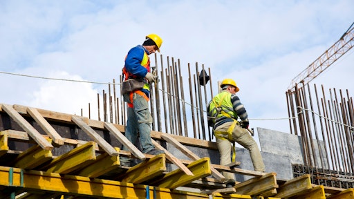 construction workers safety risk of falling