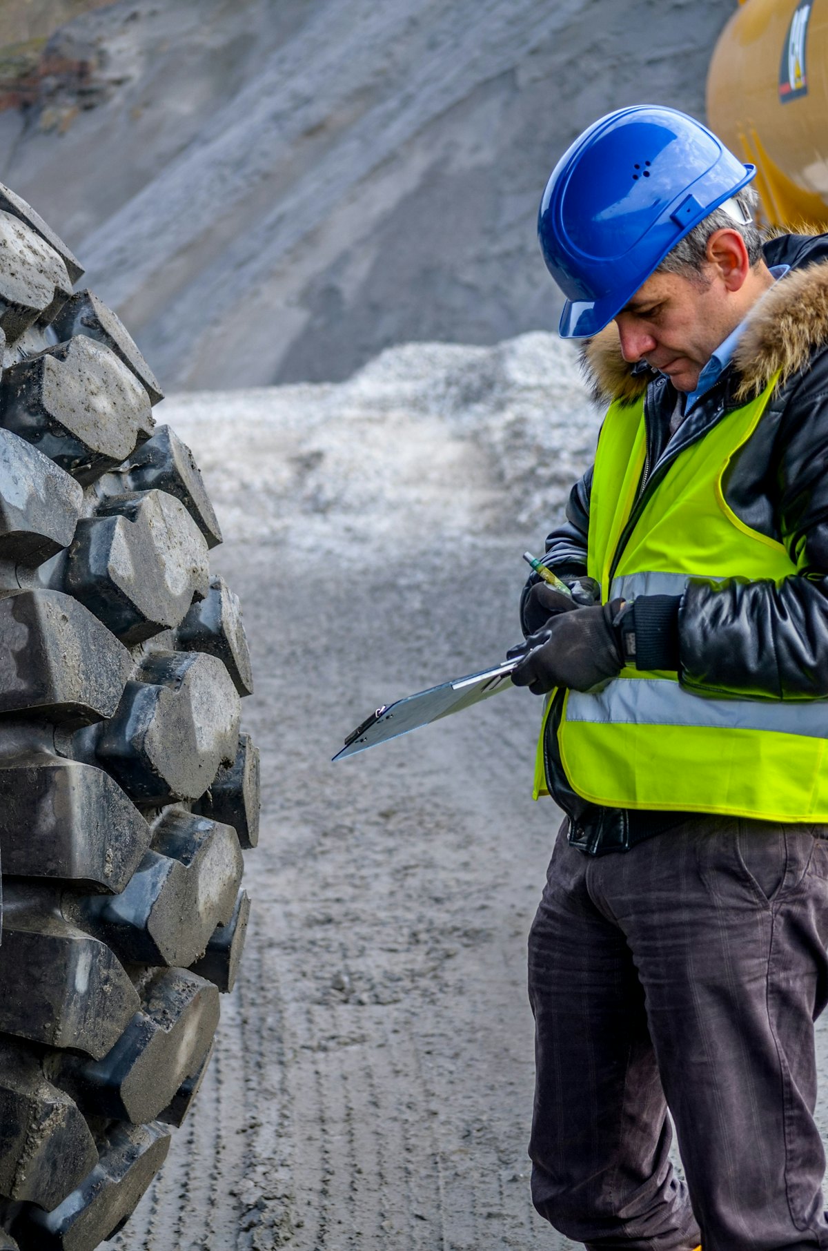 Select Wheel Loader Tires to Meet Jobsite Demands For Construction Pros