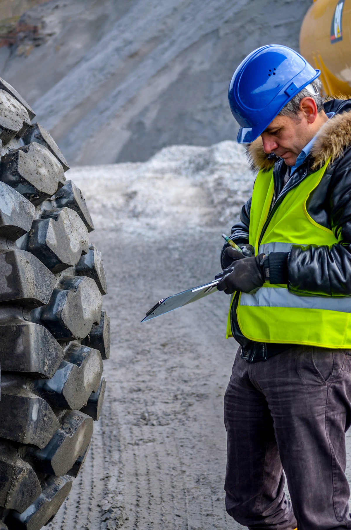 Select Wheel Loader Tires to Meet Jobsite Demands - Vimarsana News