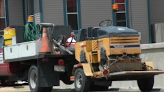 Compactorontrailer 2