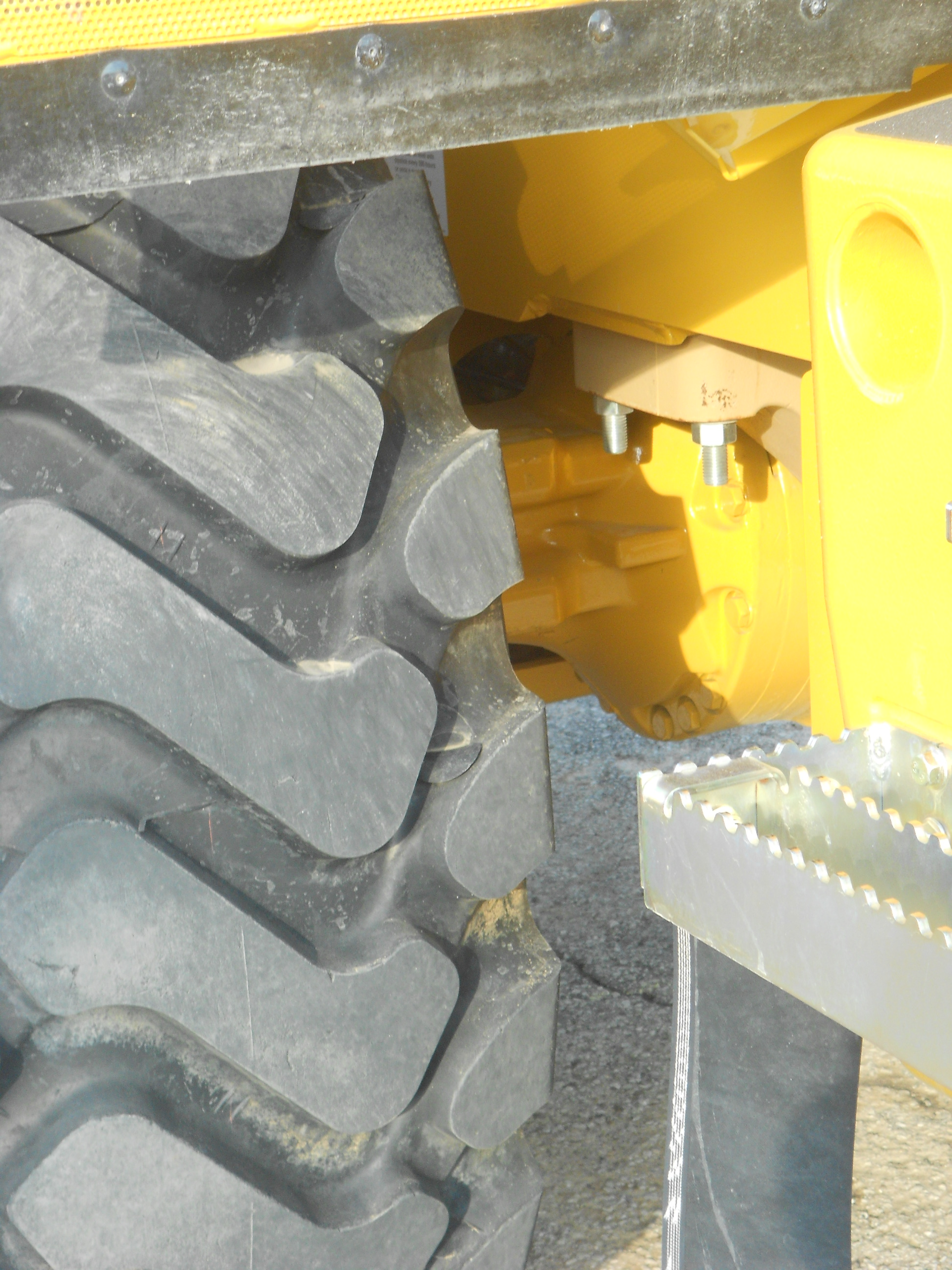 Select Wheel Loader Tires to Meet Jobsite Demands For Construction Pros