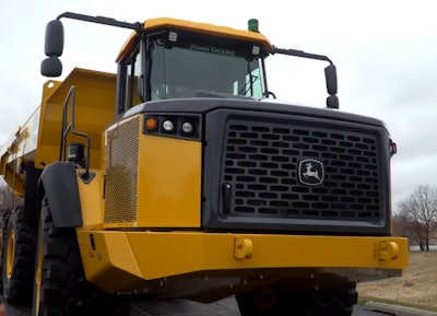 John Deere 460 E Series II ADT incorporates innovated features that simplify service, increase fuel economy and improve operator comfort.