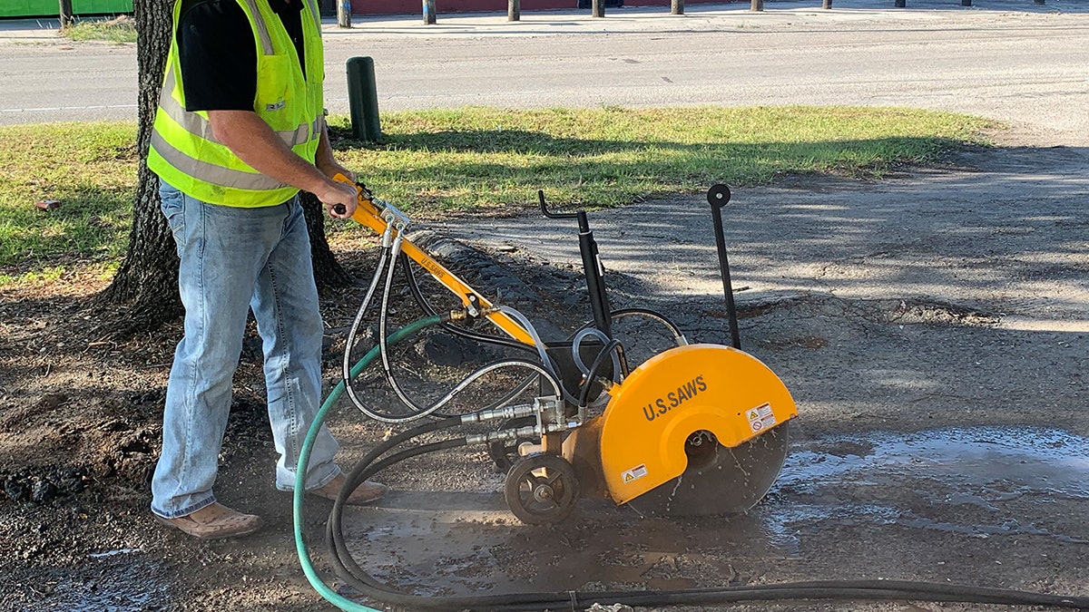 Hydraulic walk behind concrete saw deals