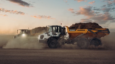 Numerous highlights in the Earthmoving product segment: Besides the digital world premiere of the new articulated dump truck, Liebherr unveiled the L 509 Tele, a telescopic wheel loader, to the public for the first time at the end of October 2020.