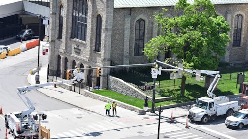 While drivers are well-versed in traffic signals and signs alerting them to when they should or should not drive their vehicle, AVs need different alerts in the form of radio or cellular network signals.