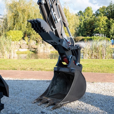 Mecalac Thumb 1