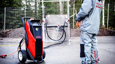 The robot offers four times the power of a hand lance in a compact footprint that contractors can easily move around the jobsite. It is ideal for work on floors, walls and ceilings.