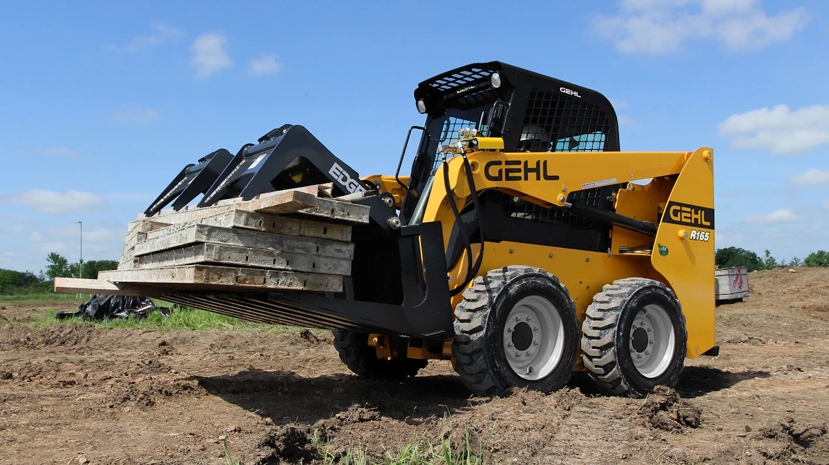 Mid-frame R Series Skid Loaders From: Gehl - A Manitou brand | For ...