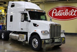 Peterbilt Model 567 Ultra Loft #1