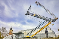 Unusual assembly: The L1-24 is erected on the backfill of a historic rampart wall on the island of Mainau.