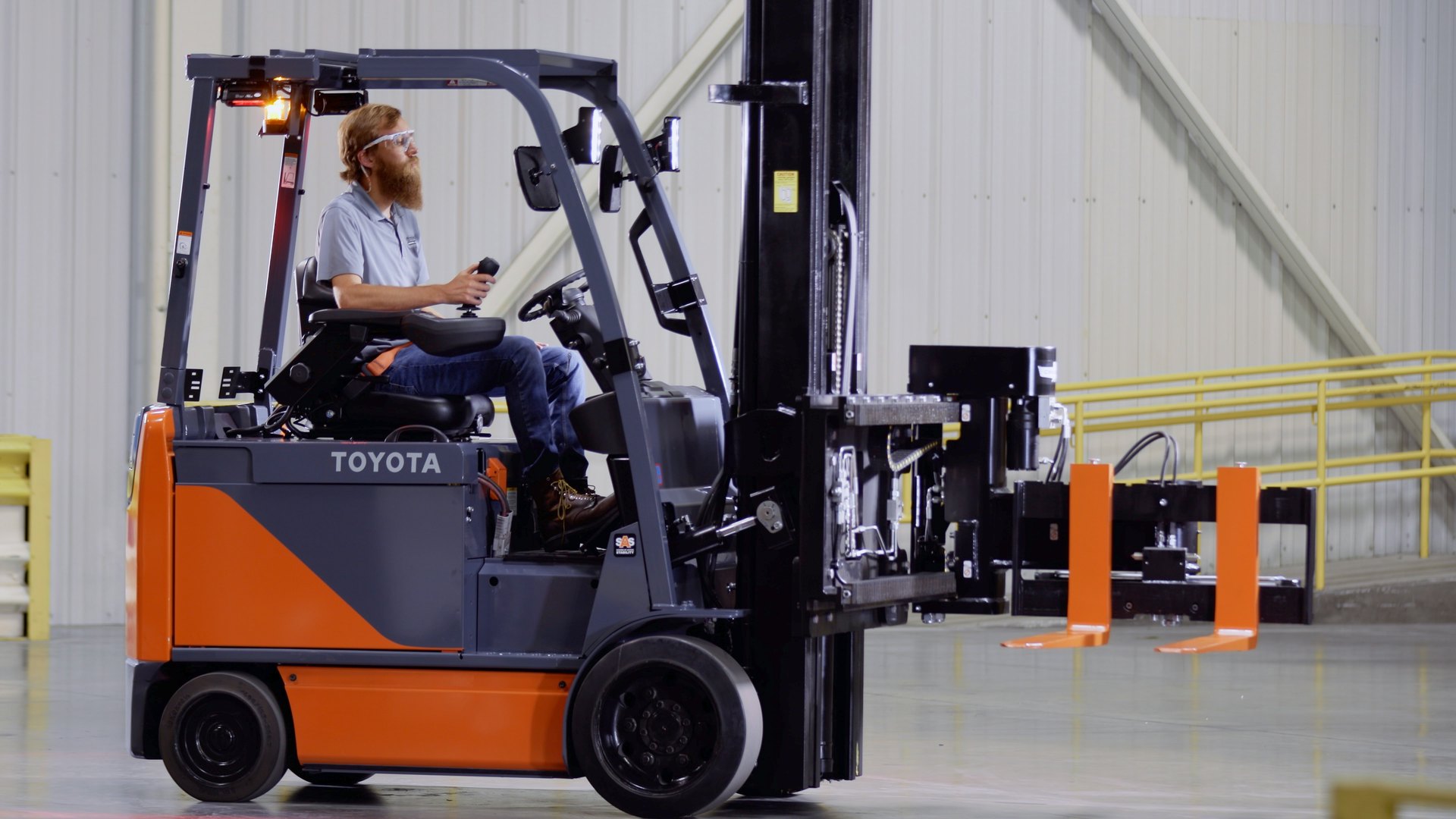 Toyota Material Handling Designs New Core Electric Turret Forklift From Toyota Material Handling Usa For Construction Pros