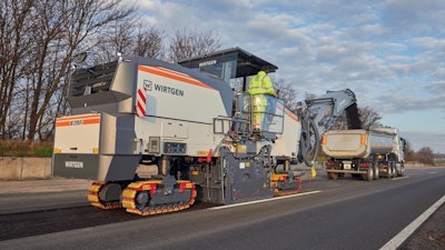 Wirtgen MILL ASSIST machine control system helps the operator optimize the results of the milling process.