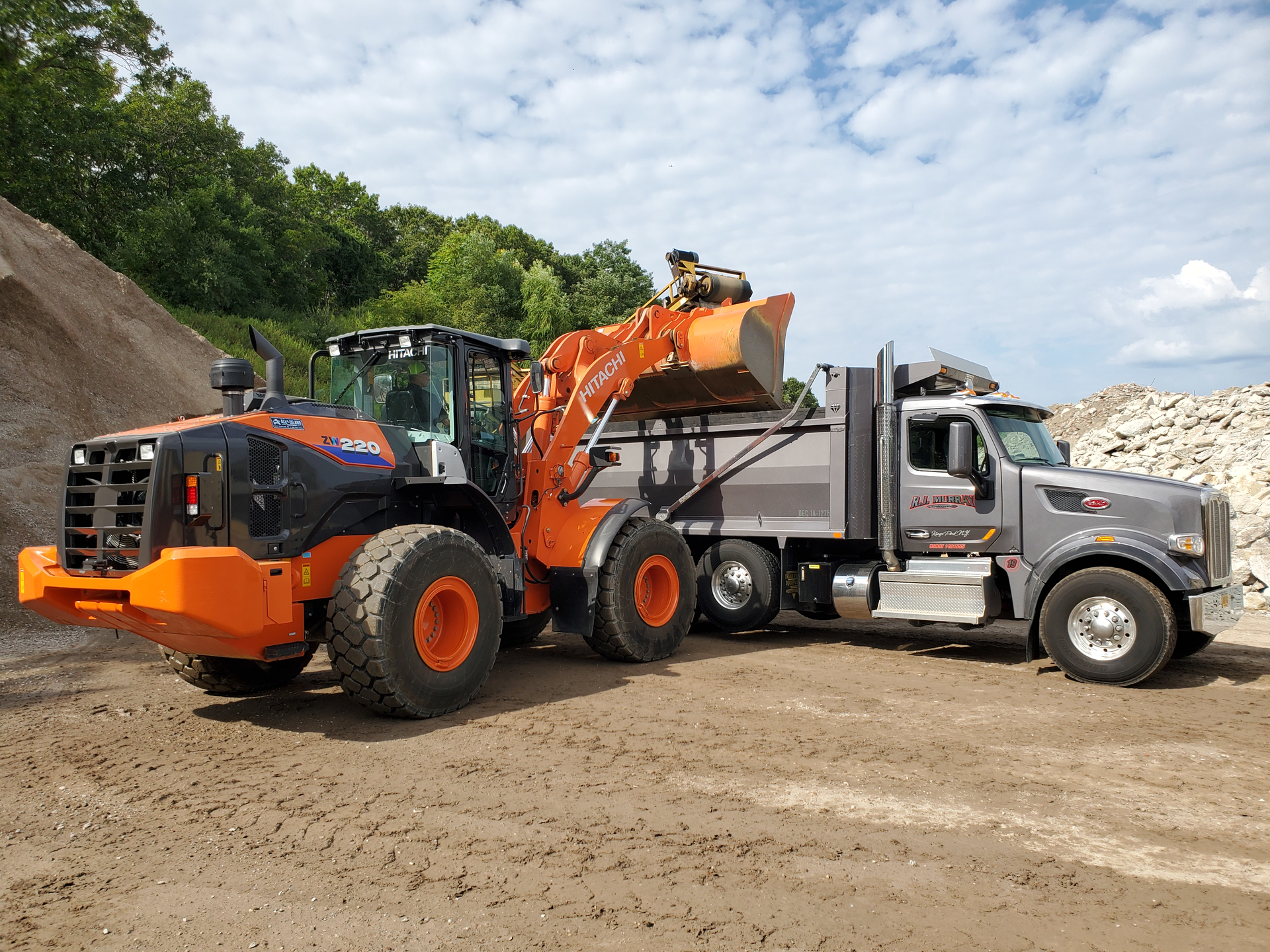 Hitachi ZW220-6 Mid-size Wheel Loader From: Hitachi