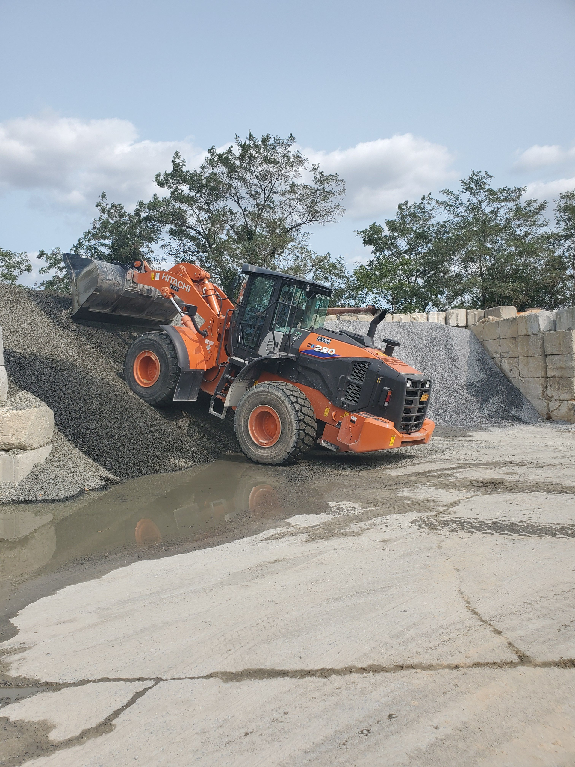 Hitachi ZW220-6 Mid-size Wheel Loader From: Hitachi