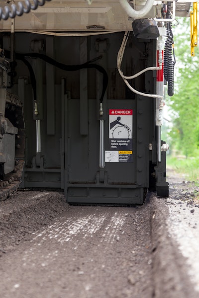 To maximize production and surface quality, milling machines must be able to detect the changing loads on the machine and react accordingly.