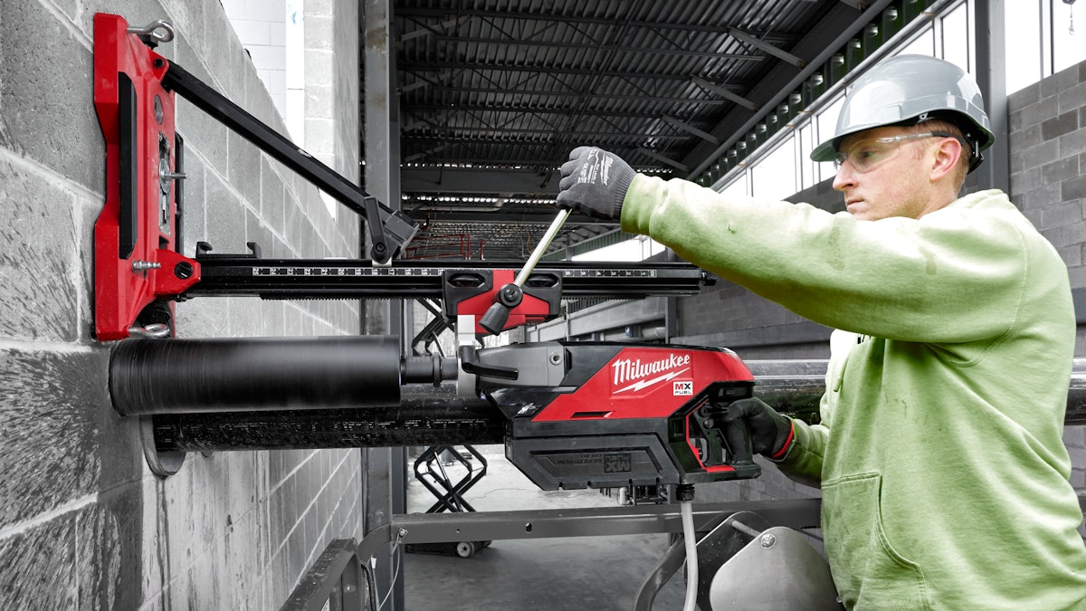 Milwaukee battery core online drill