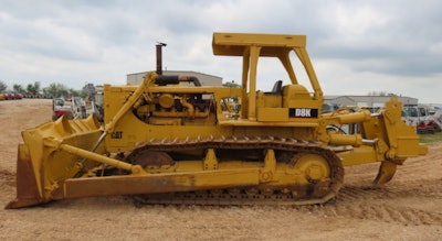 This 1979 Caterpillar has a fairly recent paint job. It is very clean and has been well maintained throughout its life. The paint job is not hiding anything like rust and decay.
