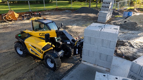 Study Up on Telehandler Load Charts to Ensure Safe, Successful Lifts ...