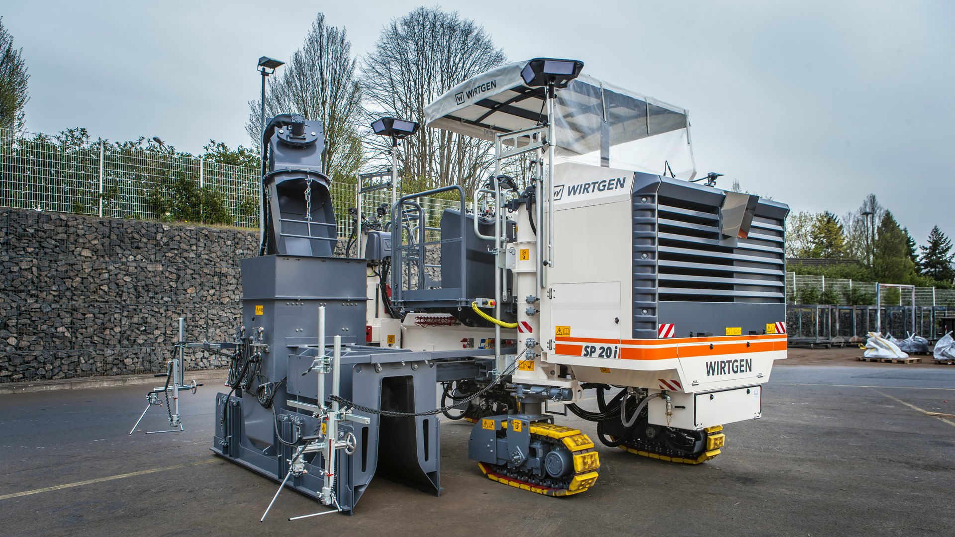 The SP 20i Offset Paver From: Wirtgen Group, a John Deere Co