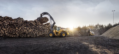 The L200H high lift wheel loader features a 27% increase in lifting capacity and a 13% larger grapple than the L180H model it replaces.
