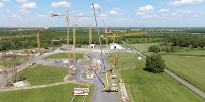 CONNECT enables remote monitoring through an app-based system that gives owners and operators the ability to view real-time crane information, receive alerts and exchange data.