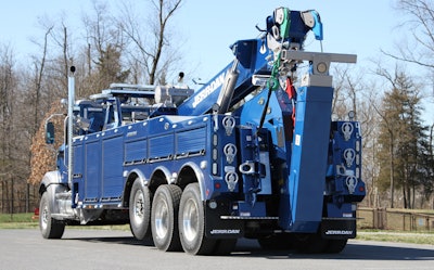 A 3-stage boom provides a maximum reach past the tailboard of 294 in. and a maximum hook height of 432 in.