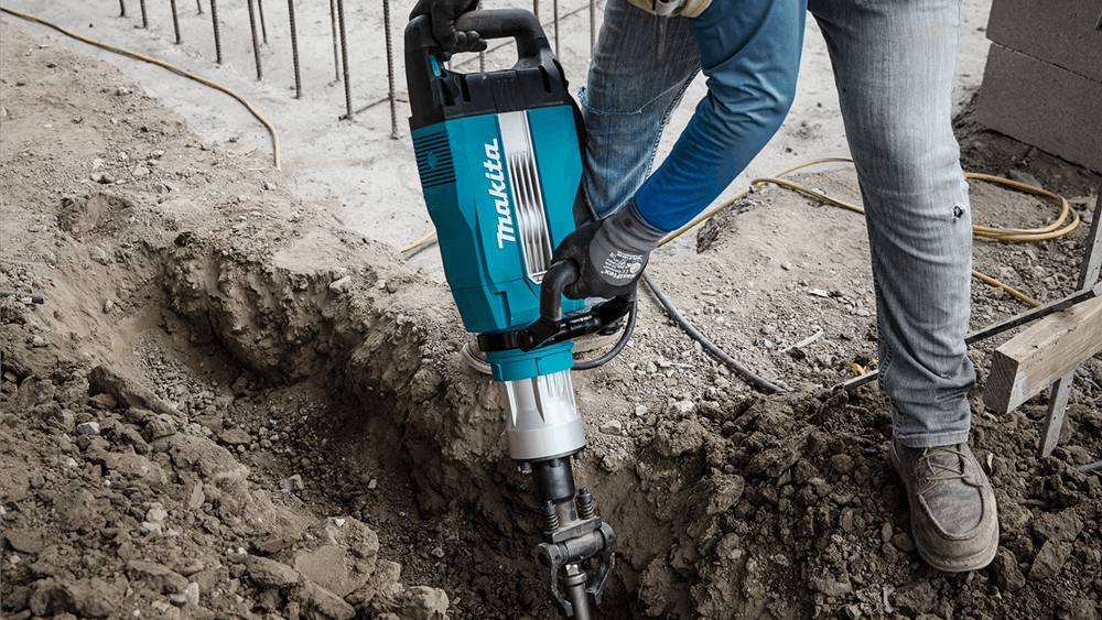 Concrete Demolition Hammers The HM1502 and HM1512 AVT From Makita USA Inc. For Construction Pros