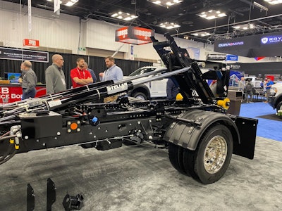 The NXT18 is an 18,000 lb. capacity hoist, built for a class four through seven chassis. Manufactured in the U.S., this product is the first telescopic hooklift in the new NXT Series.