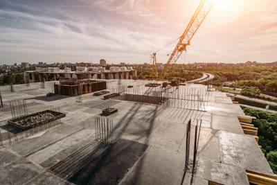 Firestone Building Products doubles down on its commitment to sustainability by utilizing HFO and phasing out the use of HFC in its product portfolio.