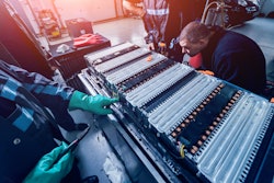 Equipped with water cooling, increased power density, optional integrated DC-DC converter and input over-voltage protection, the CT3.3 serves as a rugged battery charger for onboard installations, in electrically powered machines and vehicles.