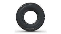 The JUMBO TRAX HD features a block pattern design, as well as cut and chip resistance for heavy-duty service.