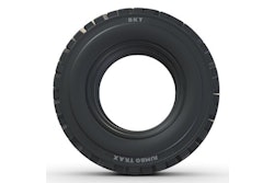 The JUMBO TRAX HD features a block pattern design, as well as cut and chip resistance for heavy-duty service.