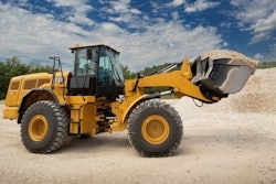 The battery electric machine prototypes include the 301.9 mini excavator, 320 medium excavator, 950 GC medium wheel loader and 906 compact wheel loader.
