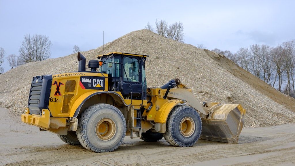Top 8 Tips For Wheel Loader Operators | For Construction Pros