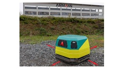 Four working shafts, in an X shape, combine with a curved base plate to provide the 620 kg compactor with maneuverability that no other plate has previously achieved: an ability to go in an arc, circle or turn on the spot.