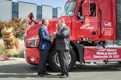 Spencer Webster, president of Red Classic, a subsidiary of Coca-Cola Consolidated based in Charlotte, North Carolina, and the largest independent Coca-Cola bottler in the U.S., recently accepted keys for a Mack® Anthem model from Jonathan Randall, Mack Trucks senior vice president of sales and commercial operations. The Mack Anthem model is the 1,000th over-the-road vehicle that Red Classic has purchased from Mack Trucks. Webster accepted the vehicle during a special celebration event at Mack’s Lehigh Valley Operations (LVO), based in Macungie, Pennsylvania, where all Mack Class 8 models for North America and export are assembled.