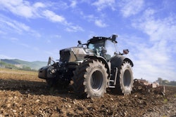 AGRIMAXFACTOR displays the 'E-READY' logo as a sign for BKT’s commitment towards electric mobility that will be extended to all products falling under this category.