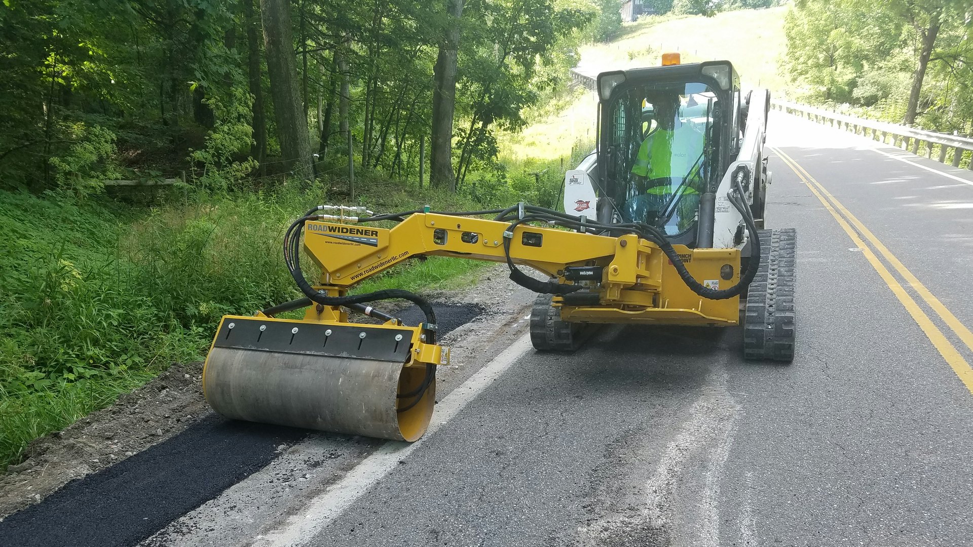 Roller vs Compactor: What's The Difference? - Roadskymaintenance
