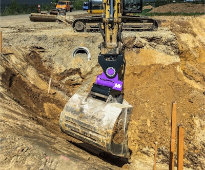 The Mazio tilt-rotator features a hydraulic quick coupler that allows the operator to remain in the cab while changing tools.