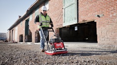 When paired with the MX FUEL REDLITHIUM HD12.0 battery pack, the machine delivers 35 minutes of continuous runtime.