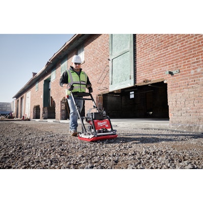 When paired with the MX FUEL REDLITHIUM HD12.0 battery pack, the machine delivers 35 minutes of continuous runtime.