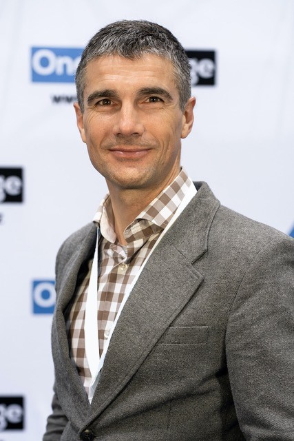 Maxim Khabur Headshot